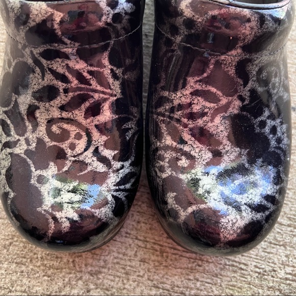 DANSKO CLOGS - NEW & NEVER WORN - Picture 4 of 7
